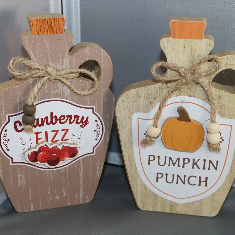 Table Top Decor Cranberry Fizz Apple Cider Cinnamon & Pumpkin Punch wood jugs
